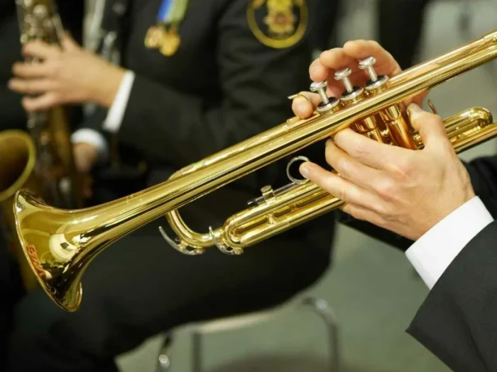 Joueur de trompette à pistons
