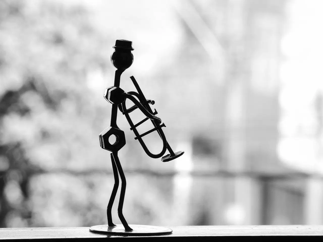 découvrez tout sur la trompette : son histoire, son fonctionnement, les différents styles de musique et astuces pour bien débuter cet instrument à vent emblématique.